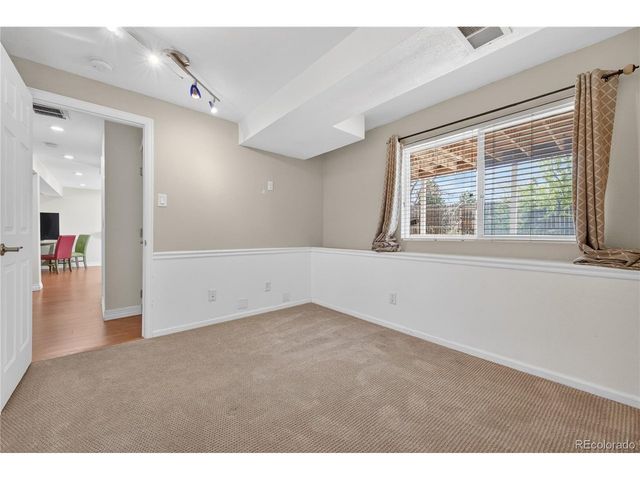 952 S Quintero Ct, Aurora, CO 80017