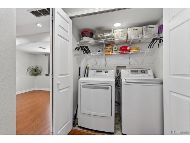 952 S Quintero Ct, Aurora, CO 80017