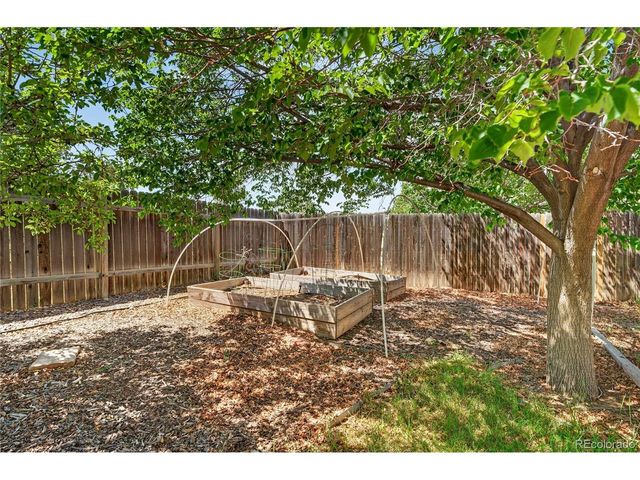 952 S Quintero Ct, Aurora, CO 80017