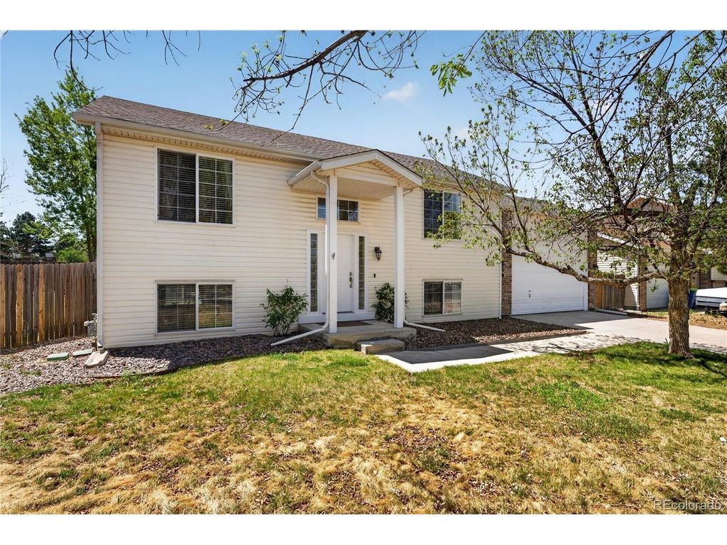 952 S Quintero Ct, Aurora, CO 80017