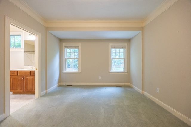 4 Lowell Dr 4, Hopkinton, MA 01748