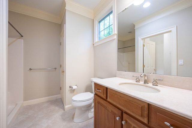 4 Lowell Dr 4, Hopkinton, MA 01748