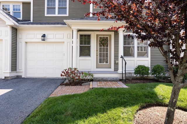 4 Lowell Dr 4, Hopkinton, MA 01748