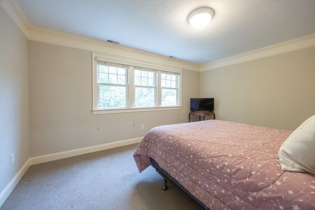 4 Lowell Dr 4, Hopkinton, MA 01748