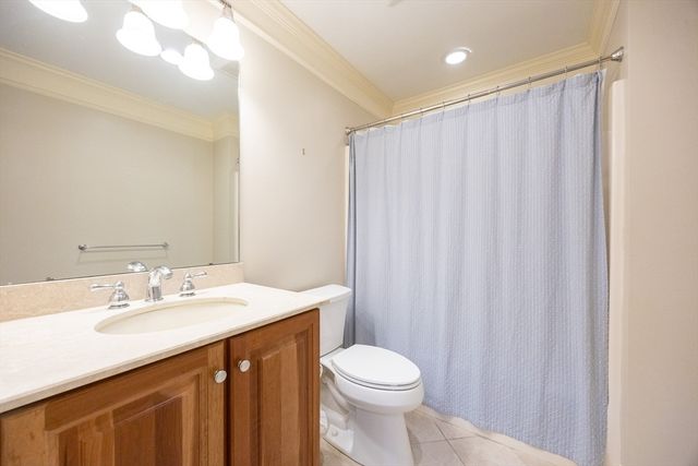 4 Lowell Dr 4, Hopkinton, MA 01748