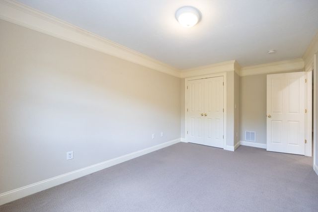 4 Lowell Dr 4, Hopkinton, MA 01748