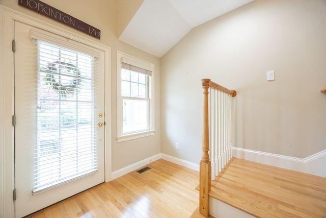 4 Lowell Dr 4, Hopkinton, MA 01748