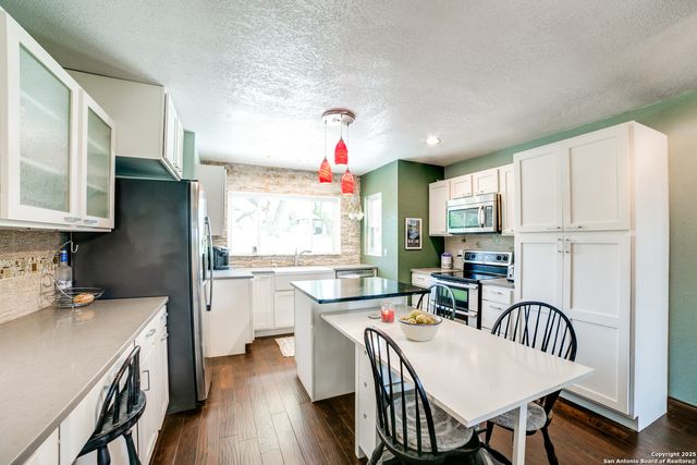 20892 Bluehill Pass, Helotes, TX 78023