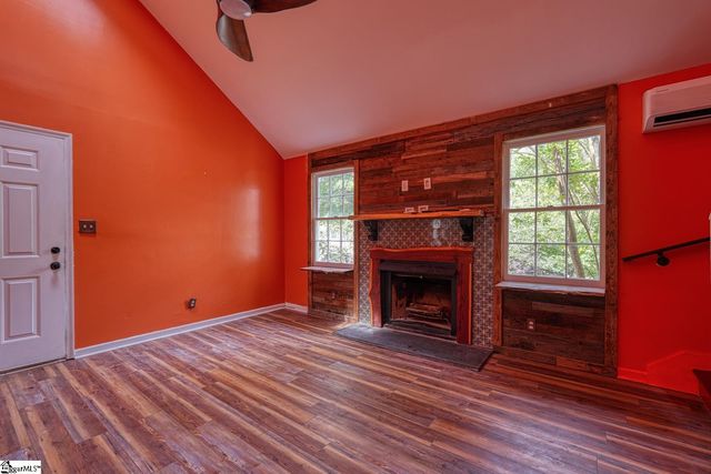 26 Hidden Springs Road, Spartanburg, SC 29302