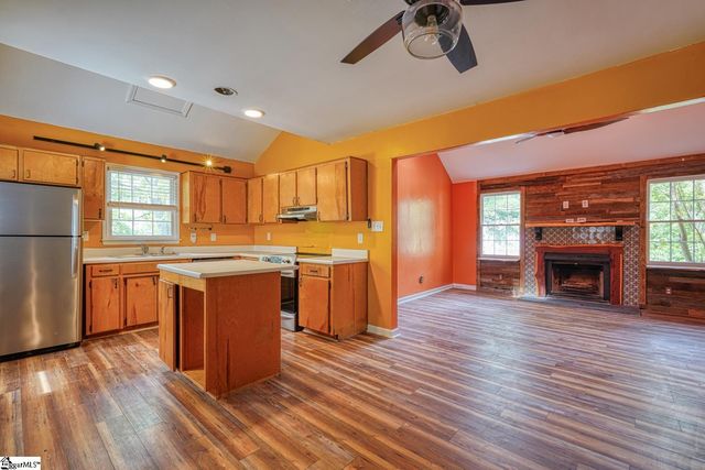 26 Hidden Springs Road, Spartanburg, SC 29302