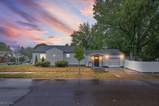 1043 Slosson Street, Akron, OH 44320