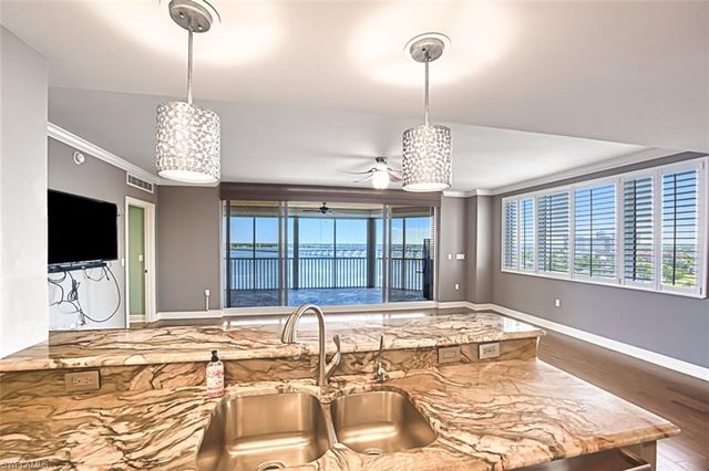 2104 W 1st ST 1004, Fort Myers, FL 33901