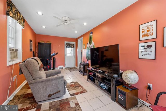 133 6TH AVE, Phoenixville, PA 19460