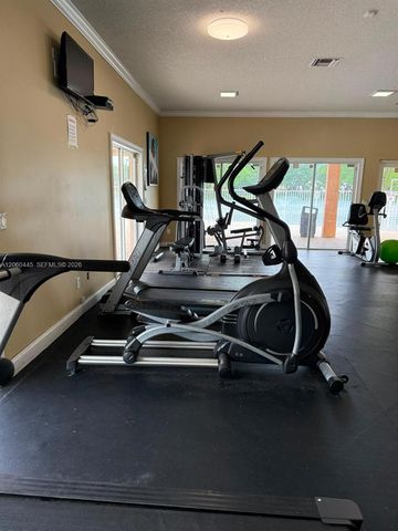 3680 N 56th Avenue 823, Hollywood, FL 33021