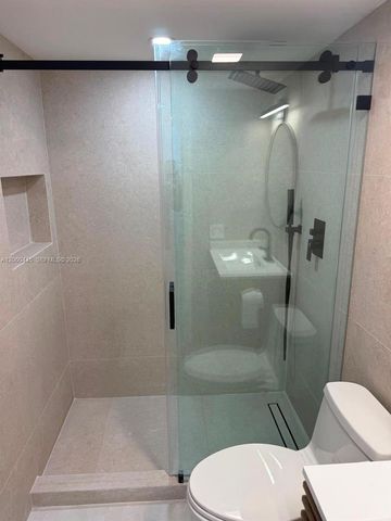 3680 N 56th Avenue 823, Hollywood, FL 33021
