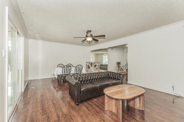 4888 E Rialto Avenue, Fresno, CA 93726