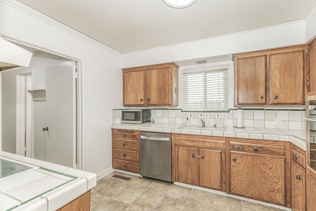4888 E Rialto Avenue, Fresno, CA 93726