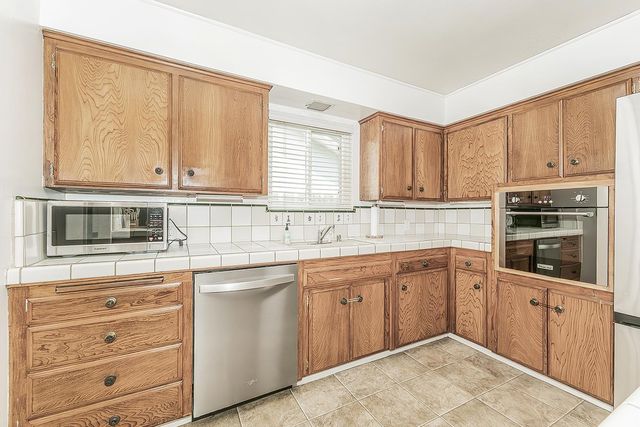 4888 E Rialto Avenue, Fresno, CA 93726