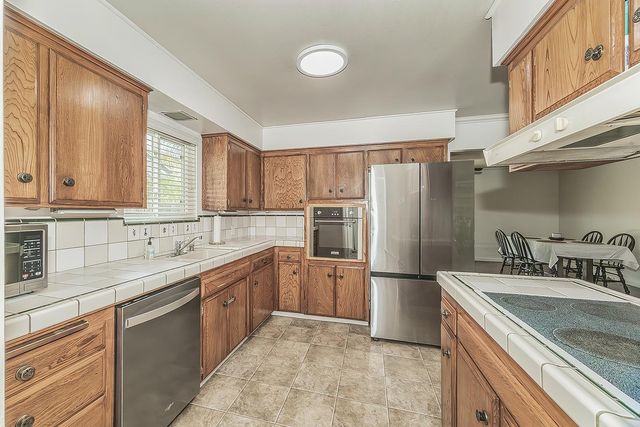 4888 E Rialto Avenue, Fresno, CA 93726
