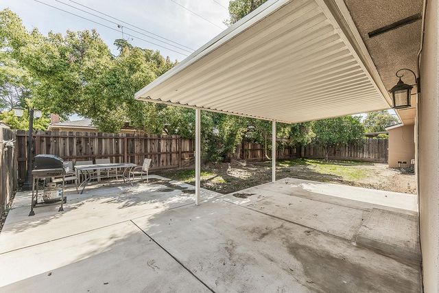 4888 E Rialto Avenue, Fresno, CA 93726