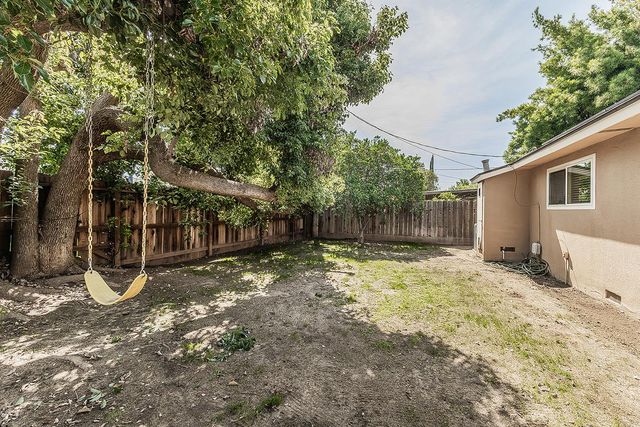 4888 E Rialto Avenue, Fresno, CA 93726