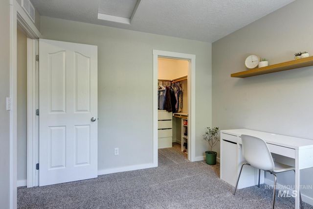 5572 W School Ridge Rd, Boise, ID 83714