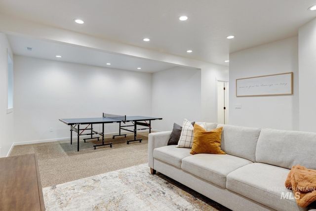 5572 W School Ridge Rd, Boise, ID 83714