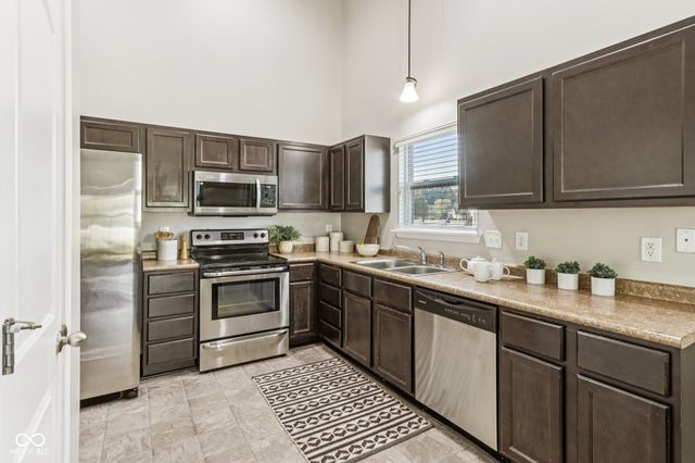 1300 Charleston Court, Avon, IN 46123