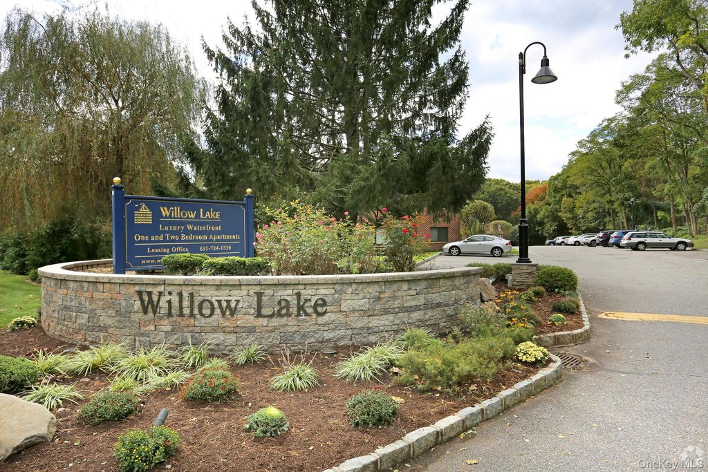 44 Route 25 A 205, Smithtown, NY 11787