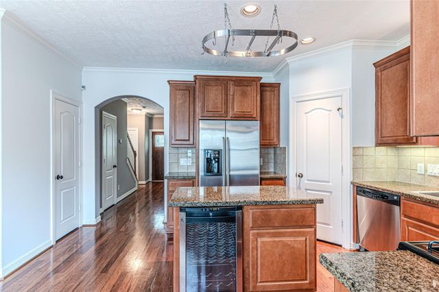 1828 Woodbend Village Court, Houston, TX 77055