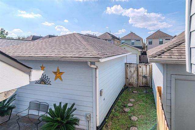 1828 Woodbend Village Court, Houston, TX 77055