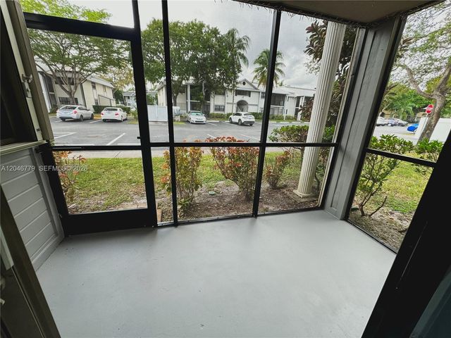 927 NE 199th Street 101, Miami, FL 33179