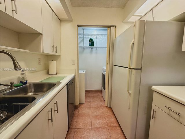 927 NE 199th Street 101, Miami, FL 33179