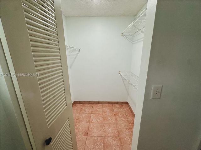 927 NE 199th Street 101, Miami, FL 33179