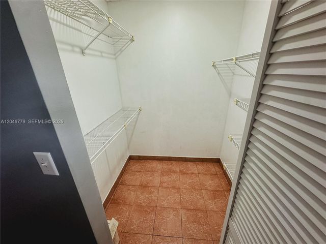 927 NE 199th Street 101, Miami, FL 33179