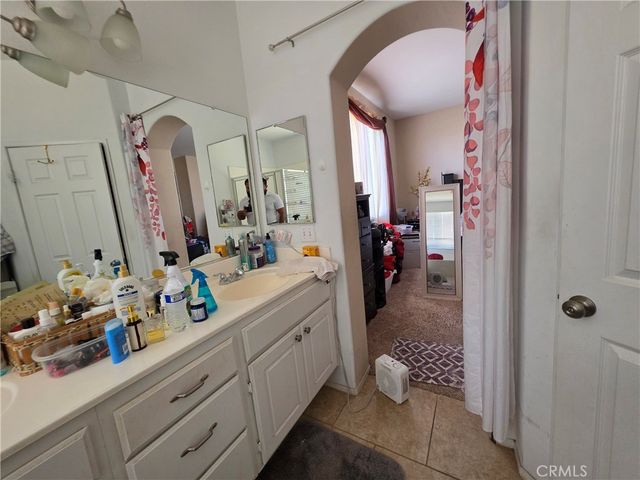 10786 Thorndale, Adelanto, CA 92301