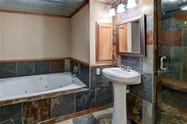 110 C Street, Lake Lotawana, MO 64086