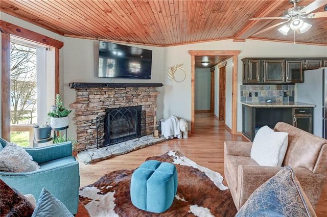 110 C Street, Lake Lotawana, MO 64086