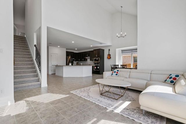 631 Breeze Hollow LN, Georgetown, TX 78628