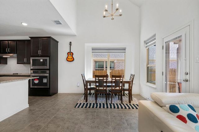 631 Breeze Hollow LN, Georgetown, TX 78628