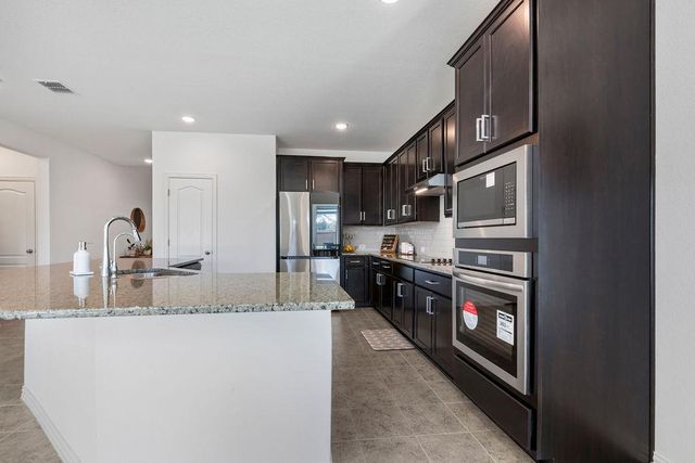 631 Breeze Hollow LN, Georgetown, TX 78628