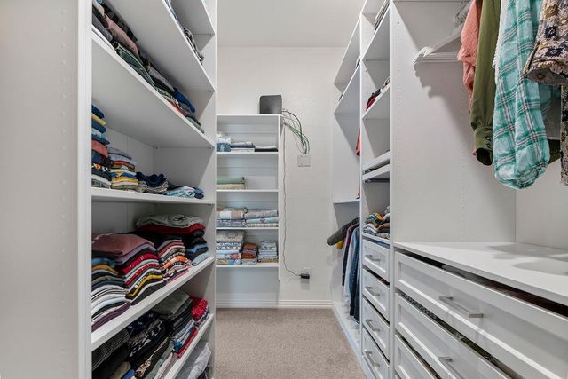 631 Breeze Hollow LN, Georgetown, TX 78628