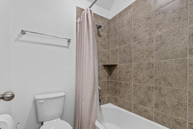 631 Breeze Hollow LN, Georgetown, TX 78628