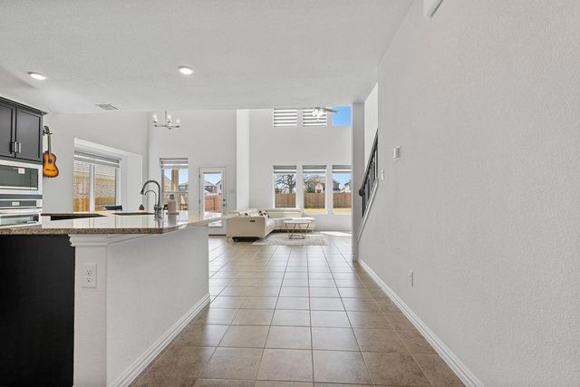 631 Breeze Hollow LN, Georgetown, TX 78628