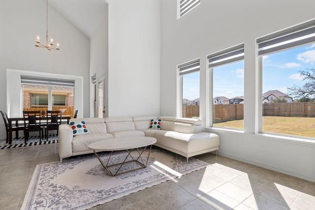 631 Breeze Hollow LN, Georgetown, TX 78628