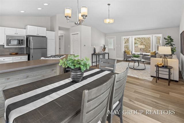 2851 Dean Lake Avenue, Grand Rapids, MI 49505