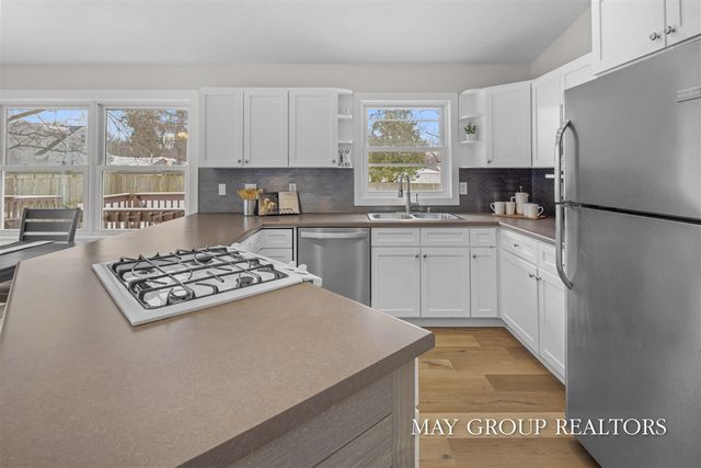 2851 Dean Lake Avenue, Grand Rapids, MI 49505