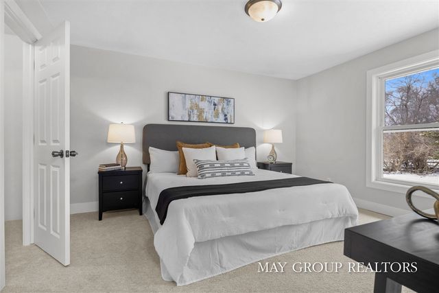 2851 Dean Lake Avenue, Grand Rapids, MI 49505