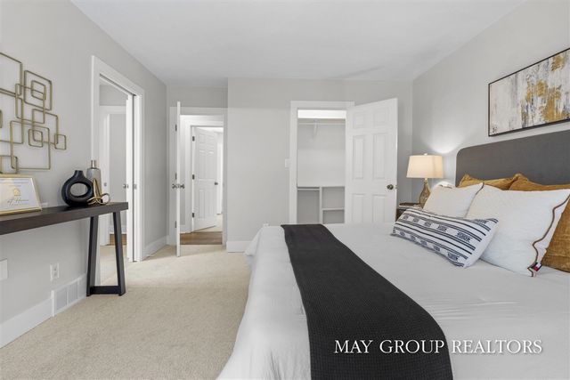 2851 Dean Lake Avenue, Grand Rapids, MI 49505