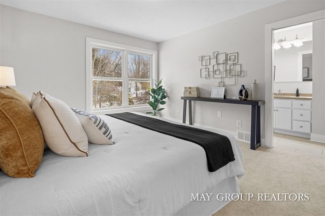 2851 Dean Lake Avenue, Grand Rapids, MI 49505